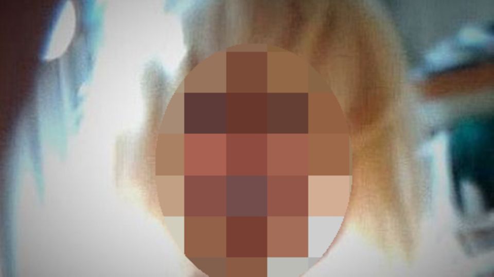 Die Aufnahmen zeigen ein blondes Mädchen im Jahr 2017