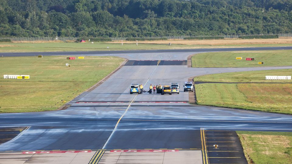 Am 13. Juli blockierten Klimaaktivisten der Letzten Generation das Rollfeld am Hamburger Flughafen