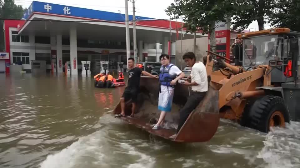 Video: China: Schwere Schäden durch Taifun "Doksuri"