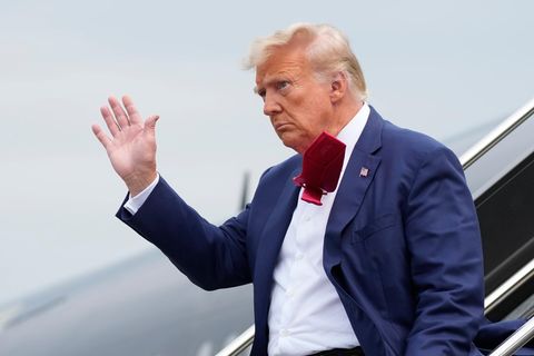 Donald Trump, ehemaliger Präsident der USA, kommt auf dem Ronald Reagan Washington National Airport an