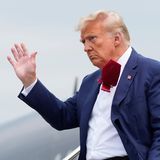 Donald Trump, ehemaliger Präsident der USA, kommt auf dem Ronald Reagan Washington National Airport an