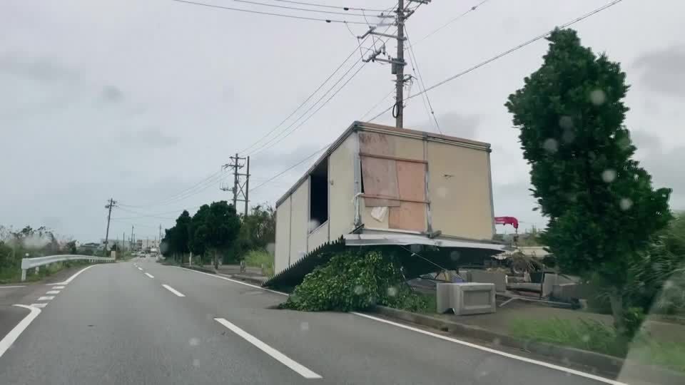 Video: Japan: Aufräumen nach Taifun "Khanun"