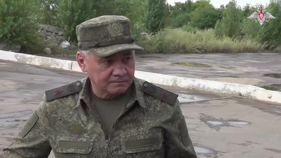 Video: Ukraine: Russischer Verteidigungsminister Schoigu besucht Front
