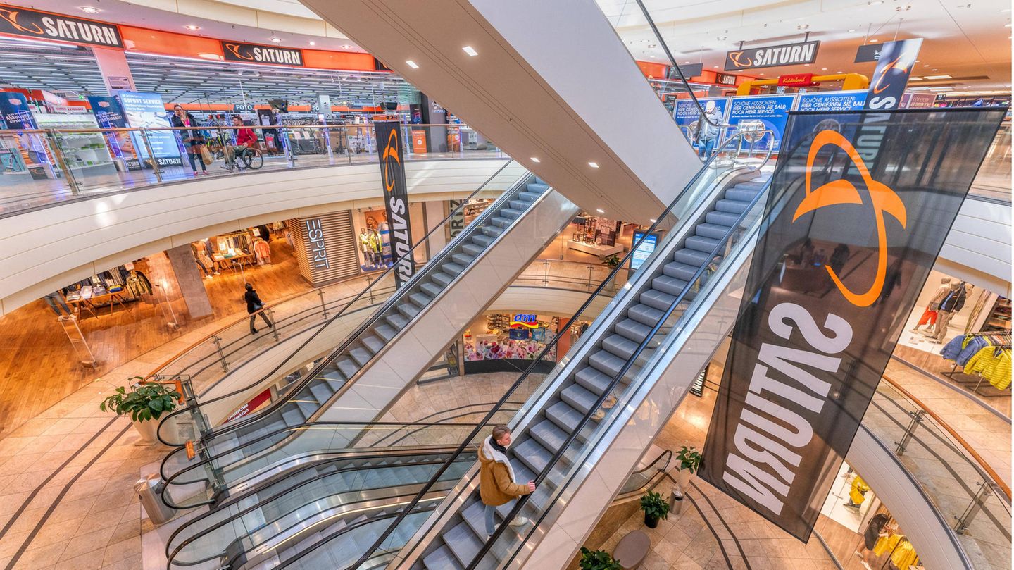 Eine Saturn Filiale 2020 in der Altmarktgalerie in Dresden