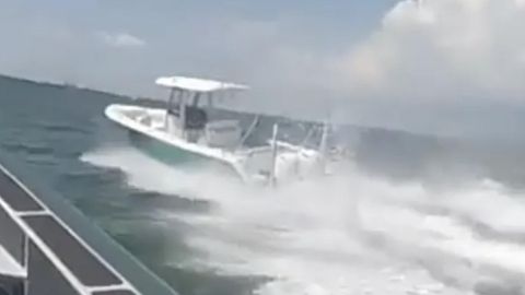 Mit Hochgeschwindigkeit: Geister-Boot wurde von der Polizei gestoppt