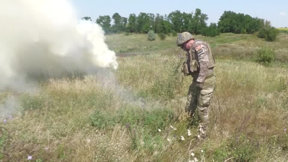 Video: Die gefährliche Arbeit der Minenräumer