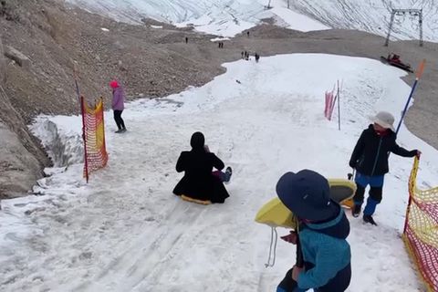 Deutscher Wetterdienst: Massig Neuschnee auf der Zugspitze erwartet – doch der Sommer scheint in Sicht