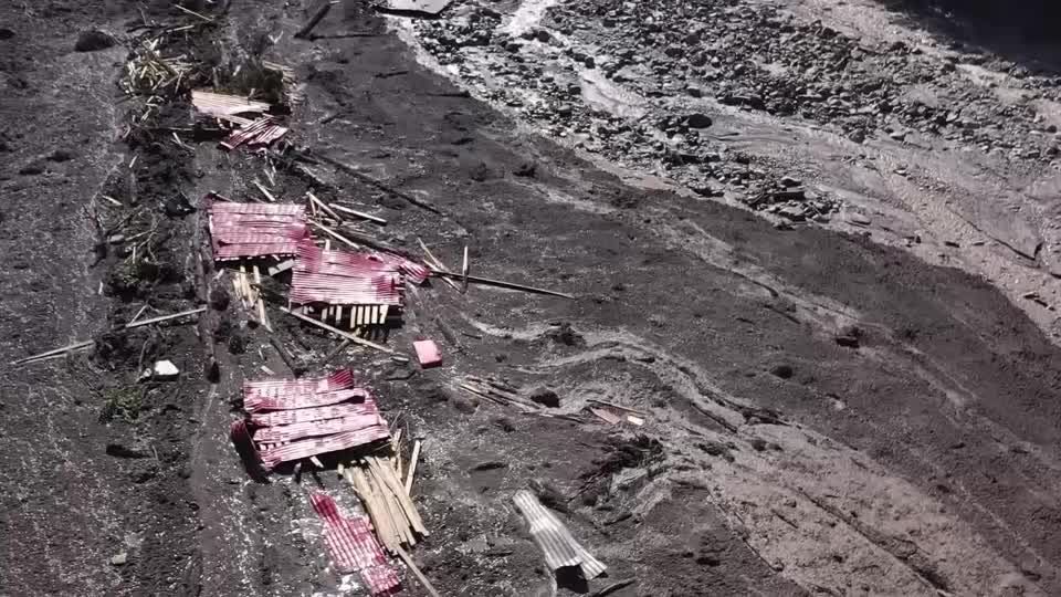 Video: Tote nach Erdrutsch in Georgien