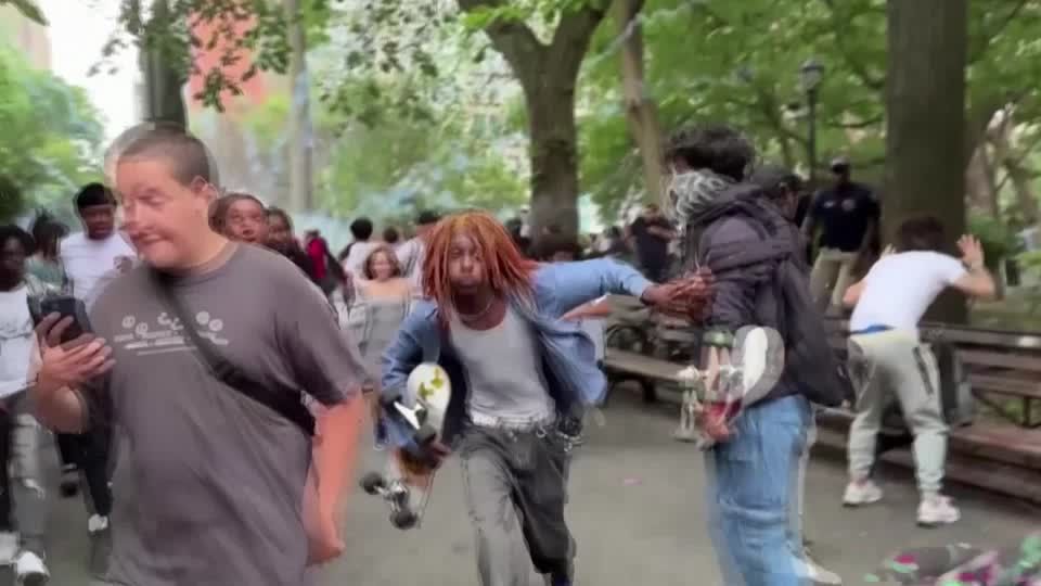 Video: YouTube-Stars lösen Tumulte mitten in New York aus