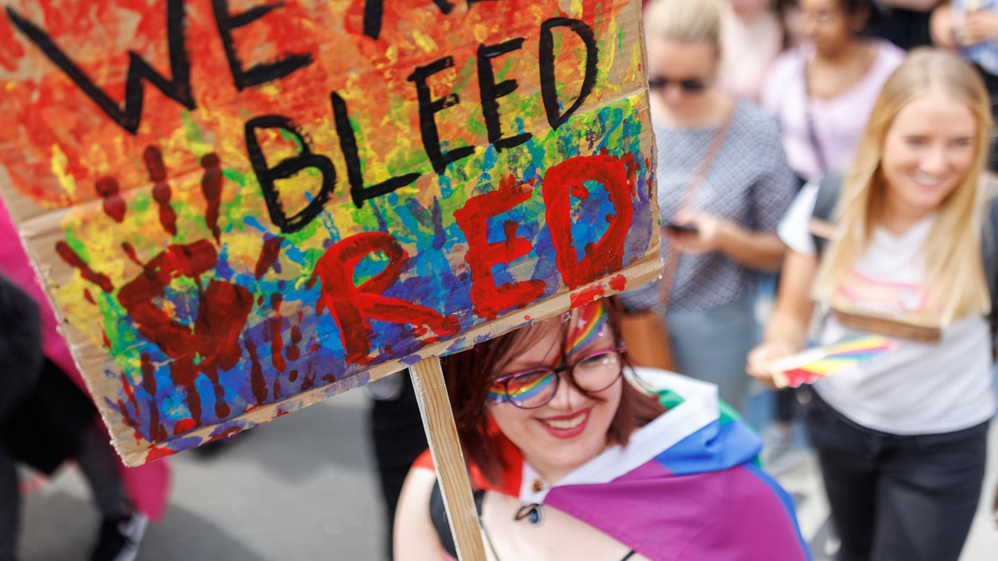 CSD: Die schönsten Bilder aus Hamburg und Nürnberg | STERN.de