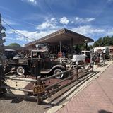 Entlang der Route 66  finden sich historische Autos