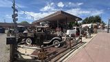 Entlang der Route 66  finden sich historische Autos
