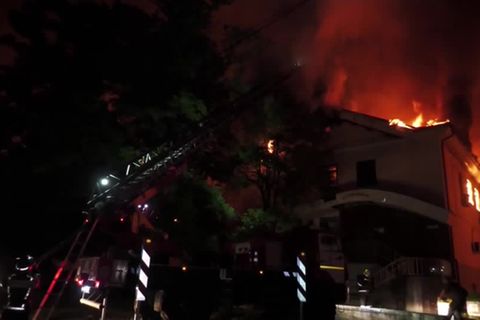 Video: Russland - Universität von Donezk von Streumunition getroffen