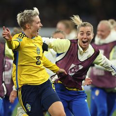 Die Schwedinnen feiern – sie haben das überlegene Frauenteam der USA aus der Fußball-WM gekickt