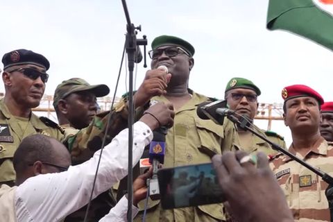 Video: Niger: Junta schließt Luftraum über dem Land