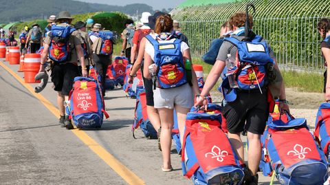 Britische Pfadfinder verlassen das World Scout Jamboree-Zeltlager in Südkorea
