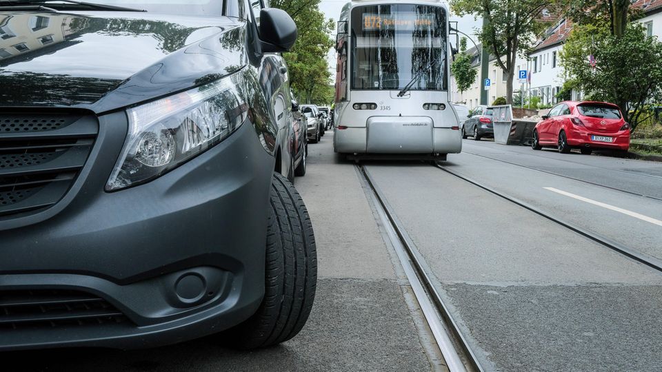Ebenfalls auf dem Treppchen der höchsten Einnahmen für geparkte Autos: Düsseldorf. Die Landeshauptstadt von NRW nahm im vergangenen Jahr 39,32 Euro pro Einwohner ein. 
