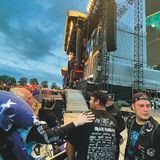 Selbstverständlich wird wie immer auch sozialen Projekten Raum gegeben. Der "Wünschebus" erfüllt unter dem Motto "Letzte Wünsche wagen" todkranken Menschen ihre letzten Wünsche – in diesem Fall: "Einmal erste Reihe beim Headliner Iron Maiden sein und das im Krankenbett", zusammen mit Familien-Mitgliedern.