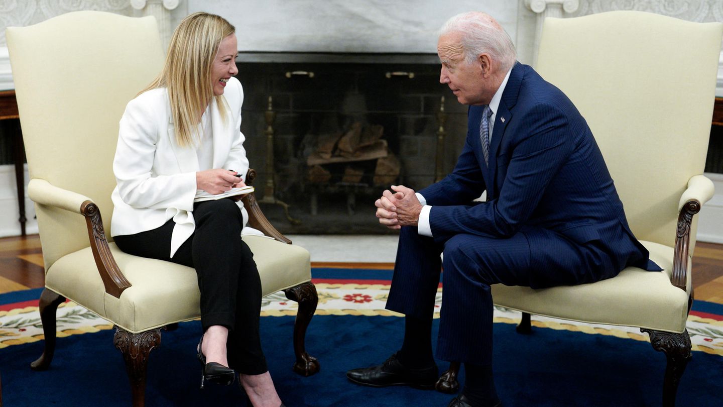 Die italienische Ministerpräsidentin Giorgia Meloni mit Joe Biden im Weißen Haus Die italienische Ministerpräsidentin Giorgia Meloni mit Joe Biden im Weißen Haus