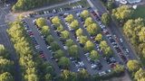 Ob am Stadion, am Bahnhof oder im Wohnviertel: Wer in Hannover einen Parkplatz braucht, muss oftmals lange suchen. Viele Gebiete in der Innenstadt sind mittlerweile Einwohnerparkplätze. Das spiegelt sich auch in den Parkeinnahmen der Stadt wider. 19,18 nahm die Landeshauptstadt Niedersachsens vergangenes Jahr durchschnittlich pro Einwohner ein.