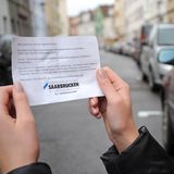 Ein Knöllchen ist immer ärgerlich. Doch verhältnismäßig wenig Geld aus Gebühren und Bußgeldern generierte im vergangenen Jahr Saarbrücken. Nur durchschnittlich 18,58 Euro pro Einwohner nahm die Stadt ein.