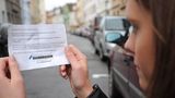 Ein Knöllchen ist immer ärgerlich. Doch verhältnismäßig wenig Geld aus Gebühren und Bußgeldern generierte im vergangenen Jahr Saarbrücken. Nur durchschnittlich 18,58 Euro pro Einwohner nahm die Stadt ein.