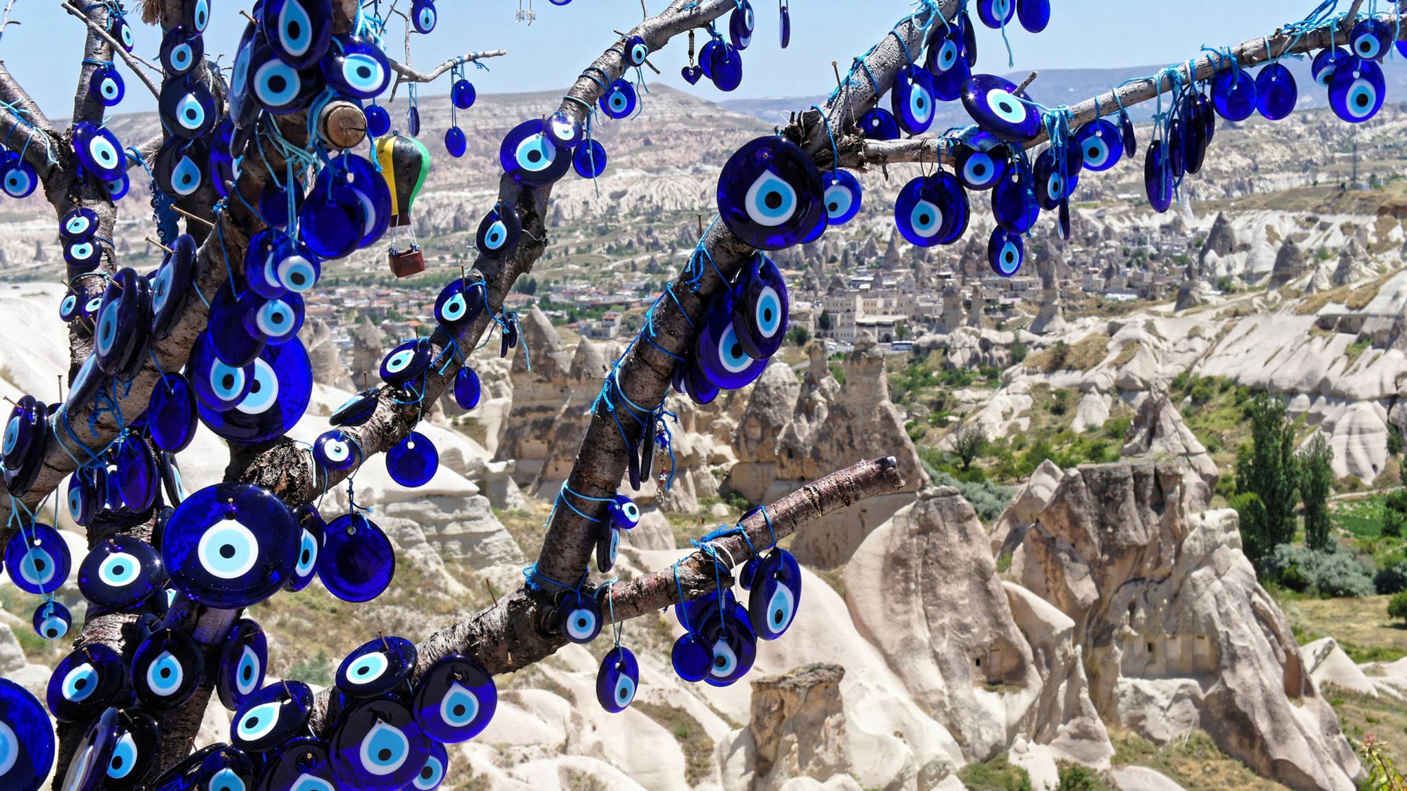 🧿Nazar-Amulett: Bedeutung des Blauen Auges in der Türkei