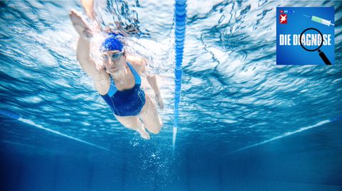 Eine Schwimmerin wird auf einmal bewusstlos