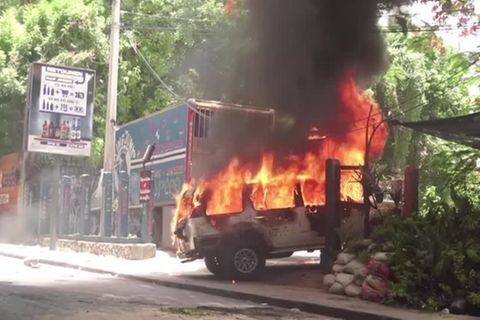 Video: Verzweifelte Lage: Tausende demonstrieren in Haiti gegen Bandengewalt
