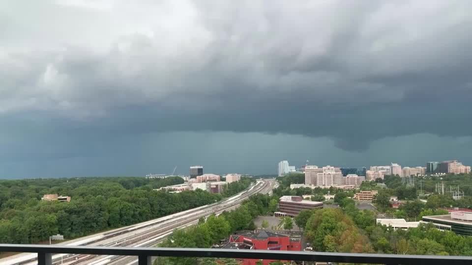 Video: US-Ostküste macht sich auf Tornados gefasst