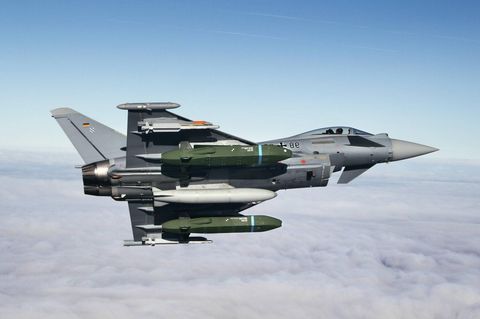 Eurofighter mit Taurus Marschflugkörper