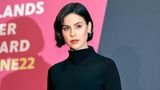 Vip-News: "Vom Pferd gefallen": Lena Meyer-Landrut bricht sich das Kreuzbein