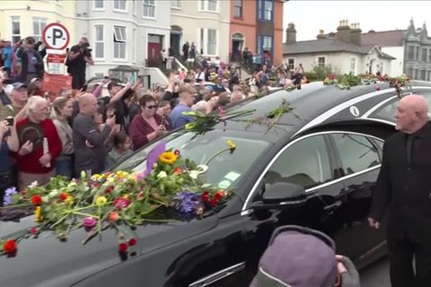 Video: Letzte Ehre für eine "irische Ikone"