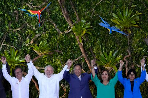 Staats- und Regierungschefs südamerikanischer Länder posieren für ein Gruppenbild während des Amazonas-Gipfels