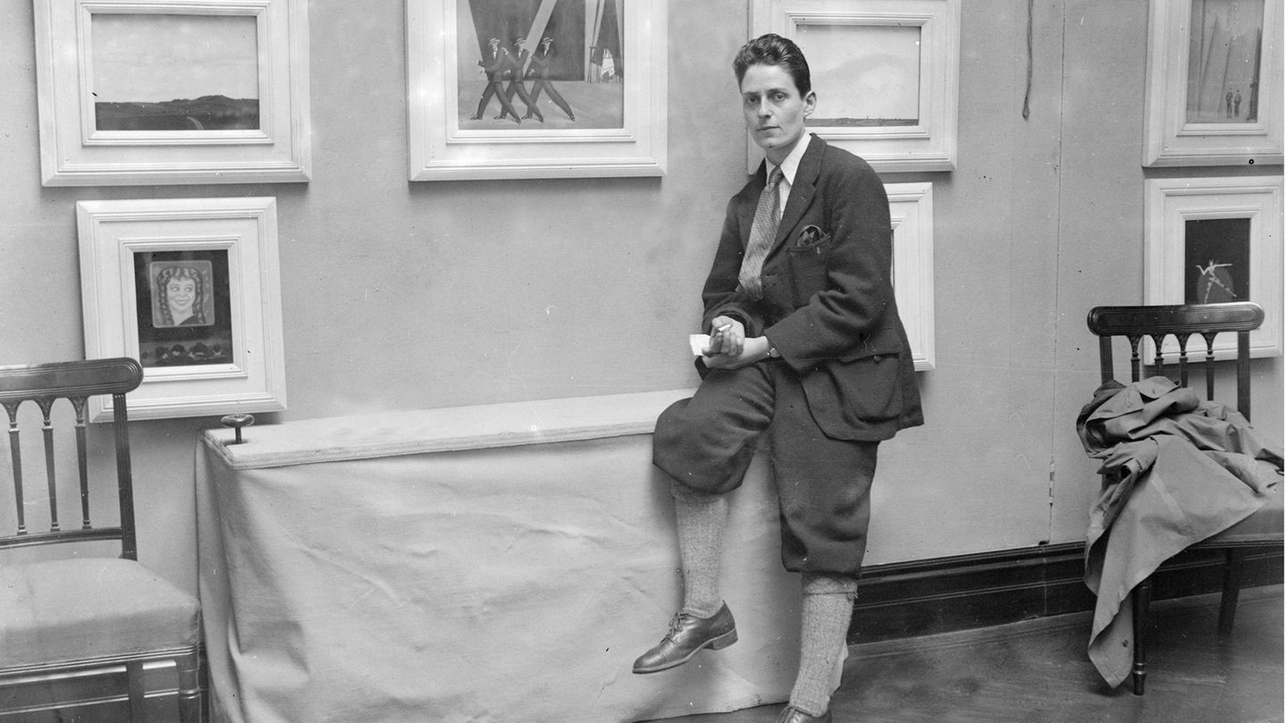 Hannah Gluckstein alias Gluck auf einer Ausstellung in London im Jahr 1926
