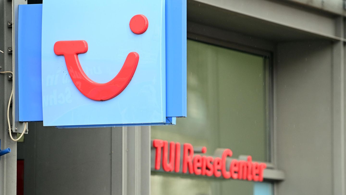Außenansicht eines Tui-Reisecenters