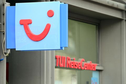 Außenansicht eines Tui-Reisecenters