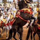 Wer an den Reiterspielen teilnimmt, muss sicher im Sattel sitzen