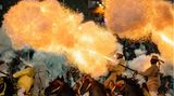 Die alten Büchsen stoßen riesige Feuerbälle aus und machen einen ohrenbetäubenden Lärm
