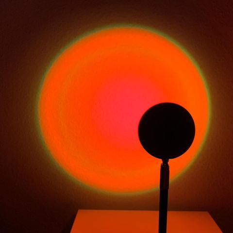 Die Sunset-Lamp kreiert ein kreisrundes Licht
