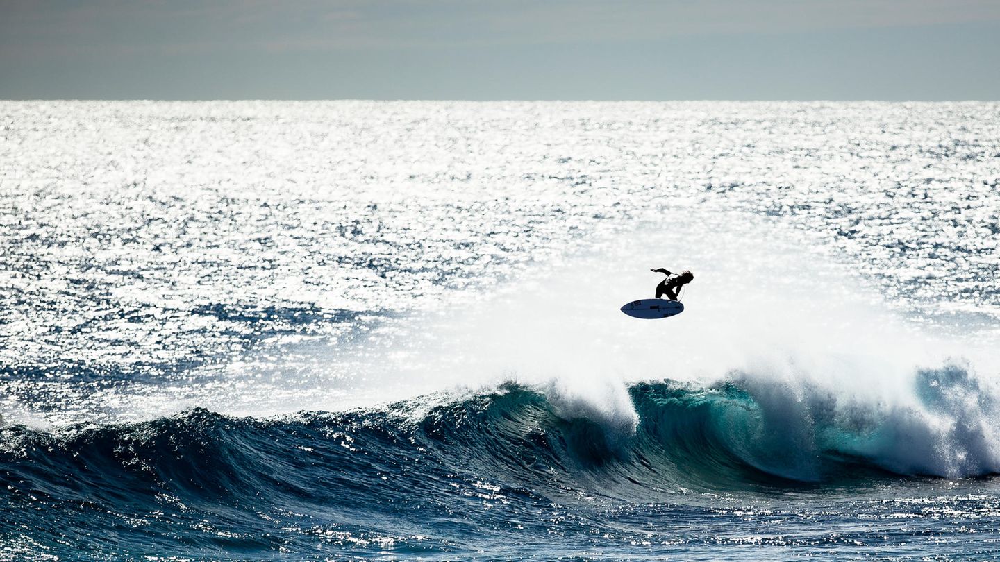 Surf Porn Sam Wrench