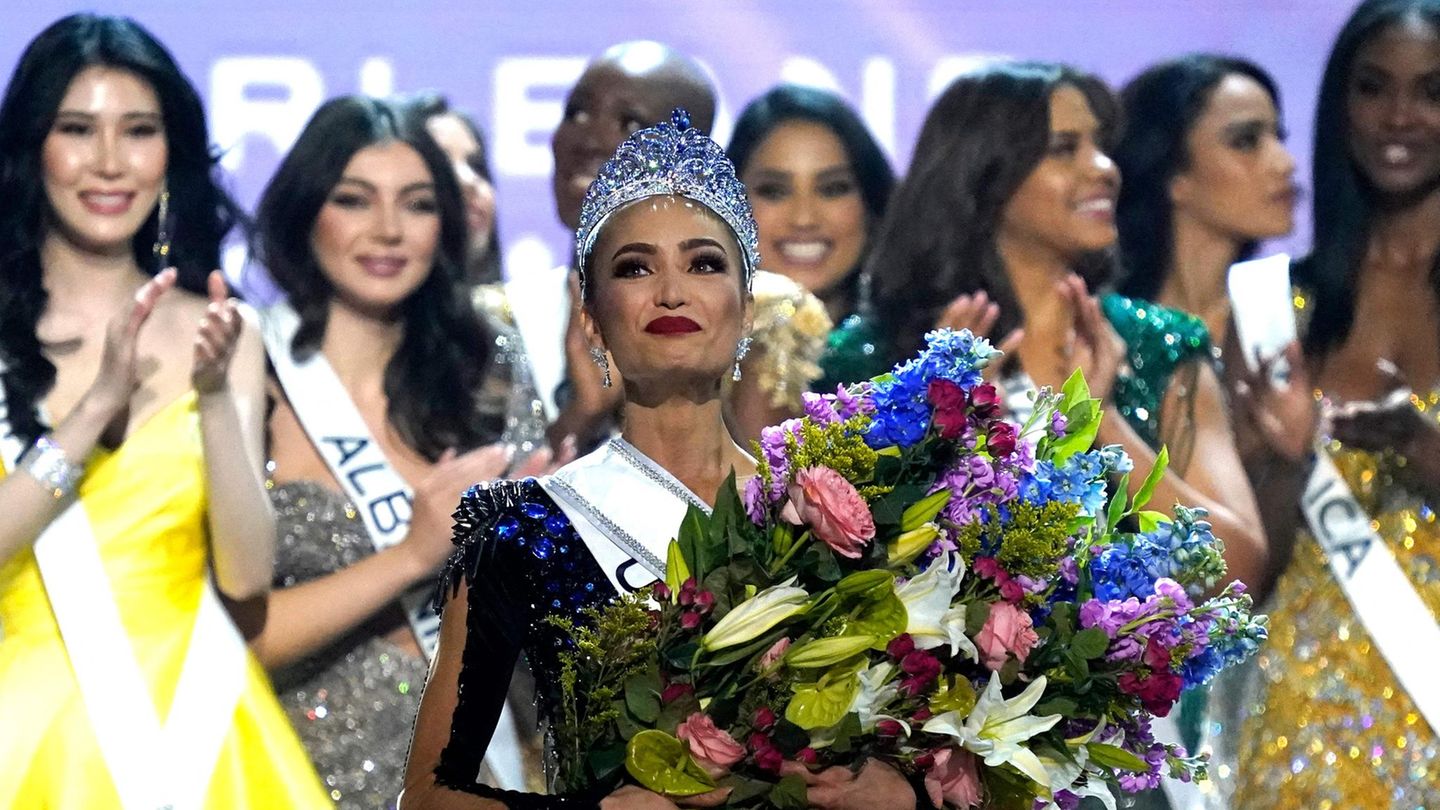 Kontes Miss Universe di Indonesia: Wanita mengajukan tuduhan pelecehan