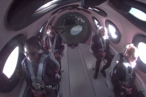 Video: Virgin Galactic bringt erstmals Touristen ins All