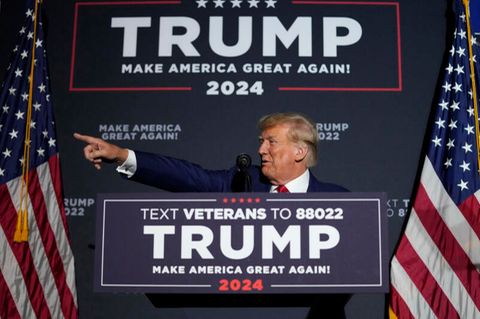 Donald Trump spricht bei einer Wahlkampfveranstaltung in der Windham High School im Bundesstaat New Hampshire