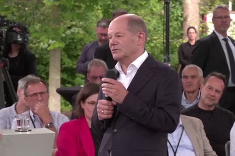Video: Bürger fragen, Scholz antwortet