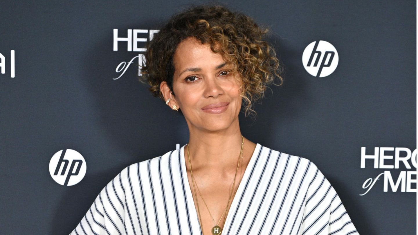 Halle Berry does away with clichés and prejudices about the menopause