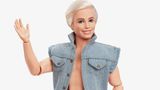 In einer Größe von knapp 29 Zentimetern ist Ken mit Ken-Unterhose und Sixpack ebenfalls erhältlich. 