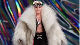 Natürlich gibt es die Prolet-Variante von Ken auch in klein. Mit Wrestling-Gürtel und Kette wirkt er gleich noch authentischer.