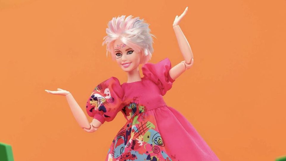 Sie zählt zu den Beliebtesten unter den Mattel-Puppen, obwohl sie im Film eine der vergessenen Puppen darstellt, die aufgrund ihrer Sonderbarkeit bei Mattel aus dem Sortiment geflogen sind. 