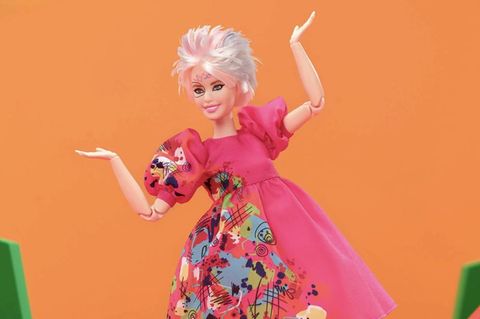 Sie zählt zu den Beliebtesten unter den Mattel-Puppen, obwohl sie im Film eine der vergessenen Puppen darstellt, die aufgrund ihrer Sonderbarkeit bei Mattel aus dem Sortiment geflogen sind. 
